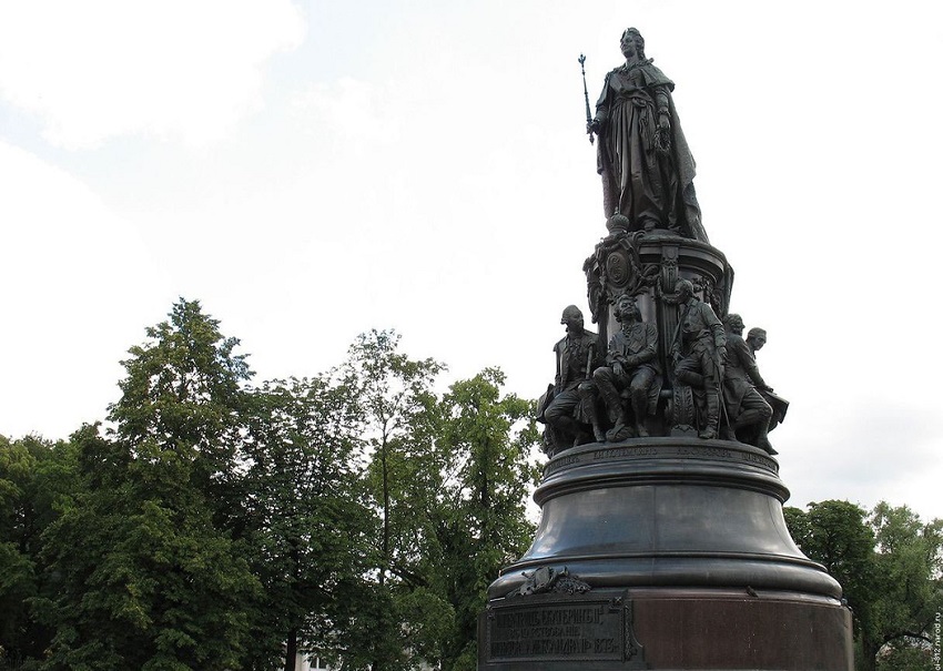 Памятник Екатерине II 2