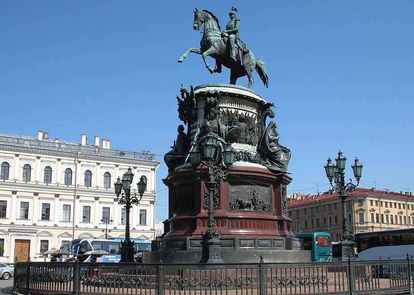 Памятник Николаю I 1