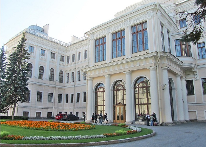 Аничков дворец 2